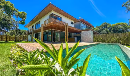 Casa à Venda em Praia do Forte Alto Padrão 4 Suítes