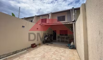 Casa com 2 quartos à venda na Rua Inácio Vasconcelos, 356, Messejana, Fortaleza por R$ 400.000