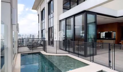 Apartamento Cobertura Triplex com Elevador e Piscina Privativos - Condomínio Resort