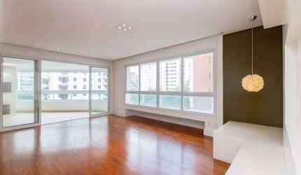 Apartamento à venda no bairro Moema - São Paulo/SP