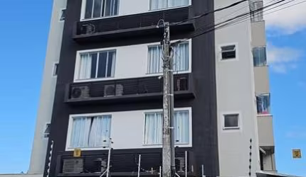 Apartamento com 02 quartos sendo 01 suíte no bairro Aventureiro