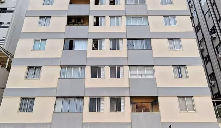 Apartamento para aluguel anual - Av. Brasil - 50m da praia.