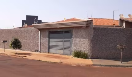 EXCELENTE CASA EM PRADÓPOLIS SP