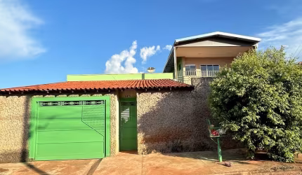 LINDO SOBRADO EM PRADÓPOLIS SP