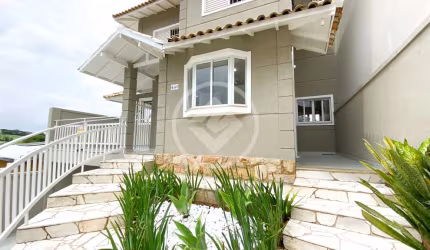 Casa reformada, pronta para morar, com excelente localização e vista privilegiada com 3 suite em Vinhedo codigo: 101279