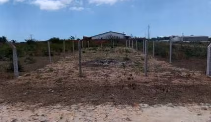 Lotes cercados na Praia da Lagoinha, em Paraipaba