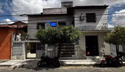 Prédio residencial a venda com 19 apartamentos e 1 casa
