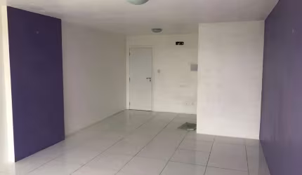Sala Comercial no Golden Tower (Renascença) para Venda