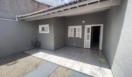 Casa Plana com 02 quartos -6X25m - 150m² - Jardim Jatobá
