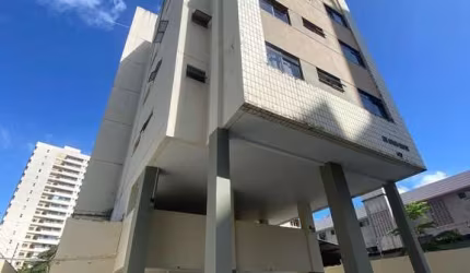 Apartamento à venda no Coco  com 3 quartos