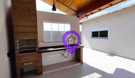 Casa de 210m² em terreno de 348m² em Pouso Alegre. 3 dormitórios (1 suíte), 2 vagas cobertas e amplo quintal