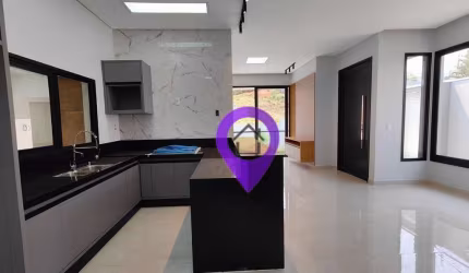 Casa de 168m² à venda no bairro Colinas de Santa Bárbara, Pouso Alegre. 3 dormitórios, 4 vagas e área de lazer completa.