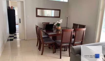 Casa térrea reformada, 3 suítes, sala ampla, churrasqueira no jardim