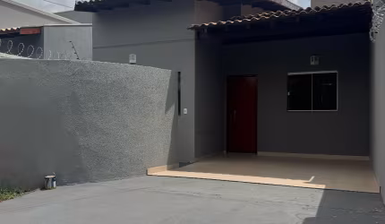 Casa – Amplo Quintal e 3 Quartos!