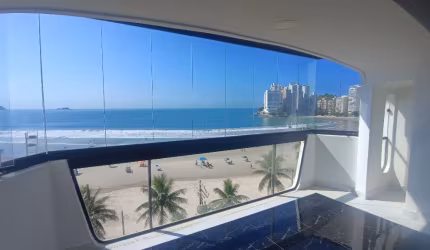 Apartamento frente mar reformado, impecável na praia das Astúrias