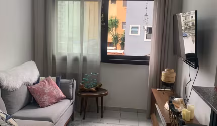 Excelente apartamento reformado de 1 dormitório na praia do Tombo