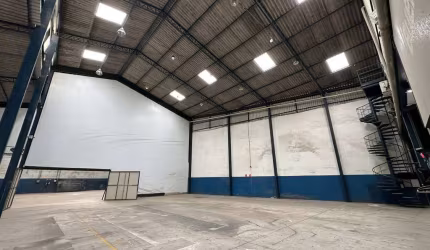 Galpão Comercial para Locação em Cajamar 1358m2
