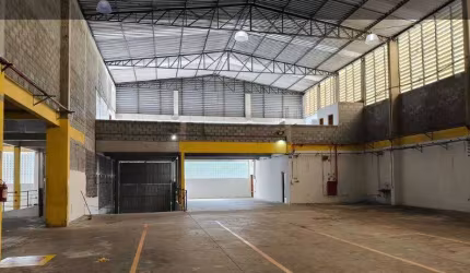 Galpão para locação em Santana de Parnaíba com 2200m²