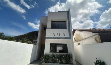 Casa nova com 3 dormitórios à venda, 140 m² por R$ 839.000 - Piratininga - Niterói/RJ