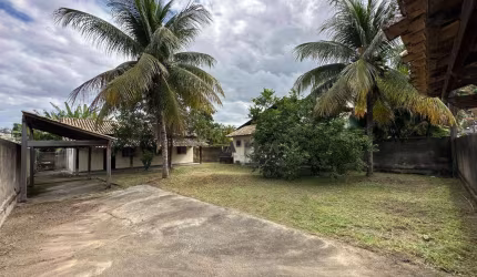 Casa com terreno de 450m2 com 2 dormitórios à ven por R$ 430.000 - Itaipu - Niterói/RJ