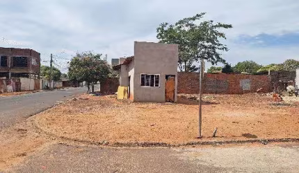 Casa 38m², 1 dormitório(s), 1 vaga(s) na garagem - PARQUE FERROVIARIO, LINS SP