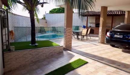 Casa reformada próximo à rua Cambauba