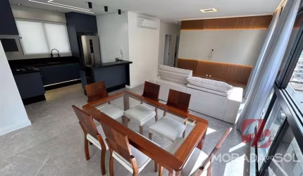 Apartamento mobiliado com área de lazer na Meia Praia