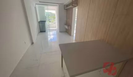Apartamento semi - mobiliado no Morretes para Aluguel Anual