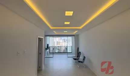 Apartamento em Meia Praia  -  Itapema