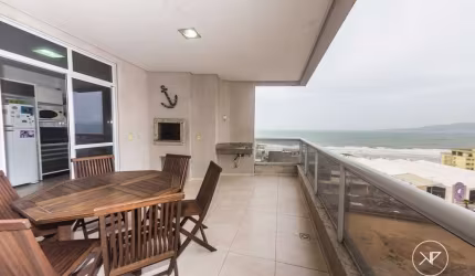 Apartamento em Meia Praia  -  Itapema