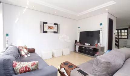 Casa semimobiliada à venda no Ecoville