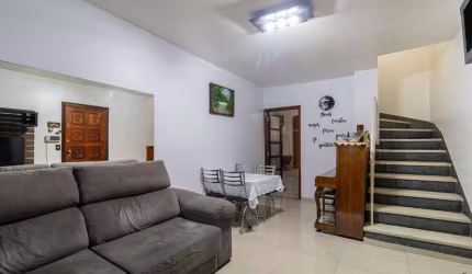 Elegante casa tipo para venda com 3 quartos, sendo 1 suíte, 104m²
