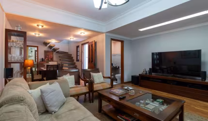 Funcional sobrado para venda com 3 quartos, sendo 3 suítes, 129m²