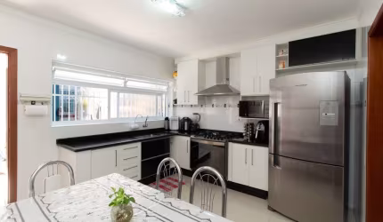 Funcional sobrado para venda e locação com 2 quartos, 143m²