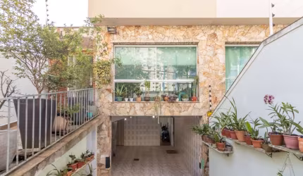 Aconchegante casa tipo para venda com 3 quartos, sendo 1 suíte, 161m²