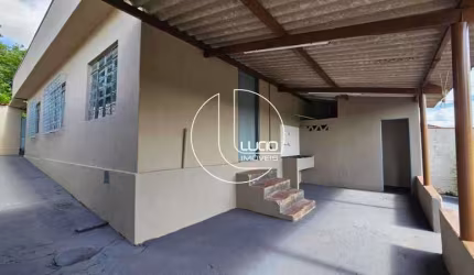 Casa com 3 quartos à venda na Avenida Anhanguera, Vila Goiás, Anápolis, 190 m2 por R$ 350.000