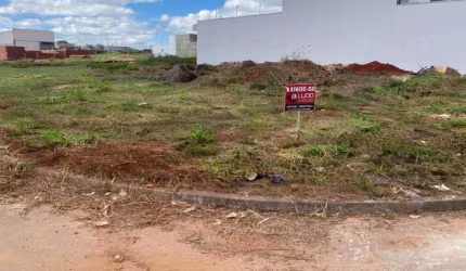 Terreno à venda na Avenida Sérvio Túlio Jaime, Residencial Campos do Jordão, Anápolis por R$ 200.000