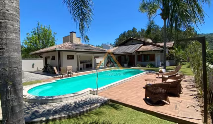 Casa com 3 quartos à venda no Centro, Pomerode , 221 m2 por R$ 2.750.000