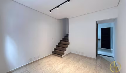 Casa com 2 dormitórios à venda, 49 m² por R$ 420.000,00 - Aviação - Praia Grande/SP