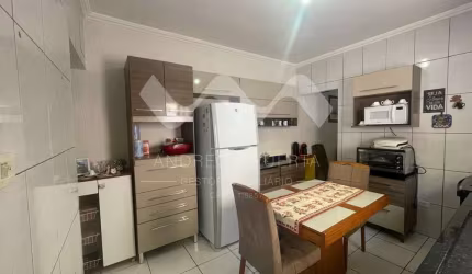 Casa com 2 quartos à venda na Vila Nova Cintra, Mogi das Cruzes  por R$ 340.000