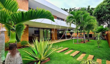 Casa em Guarajuba, 5 suítes, perto da praia.