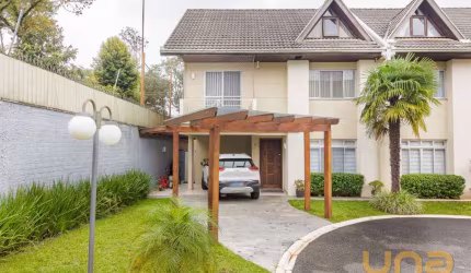 Sobrado em SANTA FELICIDADE com 210 m²