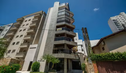 Apartamento com 3 quartos em Caiobá