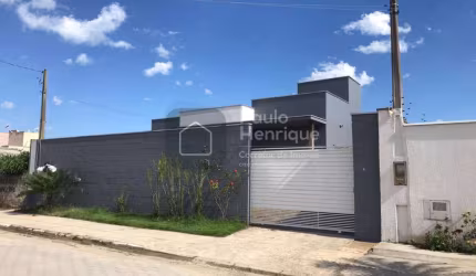 Casa à Venda no Golfinho em Caraguatatuba