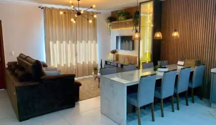 Sobrado a com 151 m² com 3 Suítes - Centro - Balneário Piçarras - SC