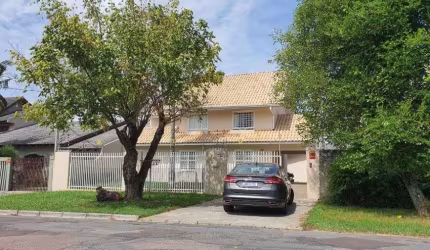 Sobrado com 243 m² - Sobrado com 177.89 m² + Edícula 65.80m² - Cajuru - Curitiba - PR