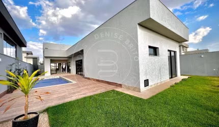Parqville Jacarandá - Casa térrea com 3 suítes no condomínio ParqVille Jacarandá em Aparecida de Goiânia