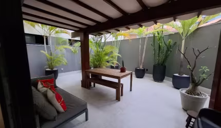 RESERVADO COM SINAL  Lindo apartamento estilo casa a apenas 3 minutos da praia da Barra