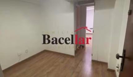 Sala comercial à venda na Rua General Roca, Tijuca, Rio de Janeiro, 40 m2 por R$ 240.000