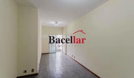Apartamento com 2 quartos à venda na Rua Silva Pinto, Vila Isabel, Rio de Janeiro, 70 m2 por R$ 278.000